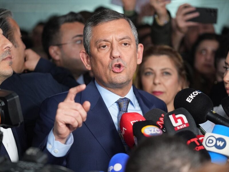 Özgür Özel Boykot Çağrısı