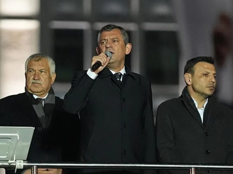 Özgür Özel Sokak Çağrısı